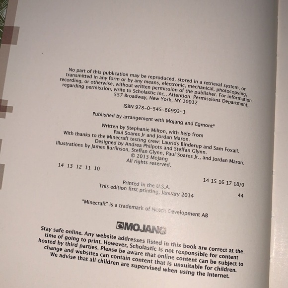 Minecraft Essential Handbook, hardback - Picture 2 of 3